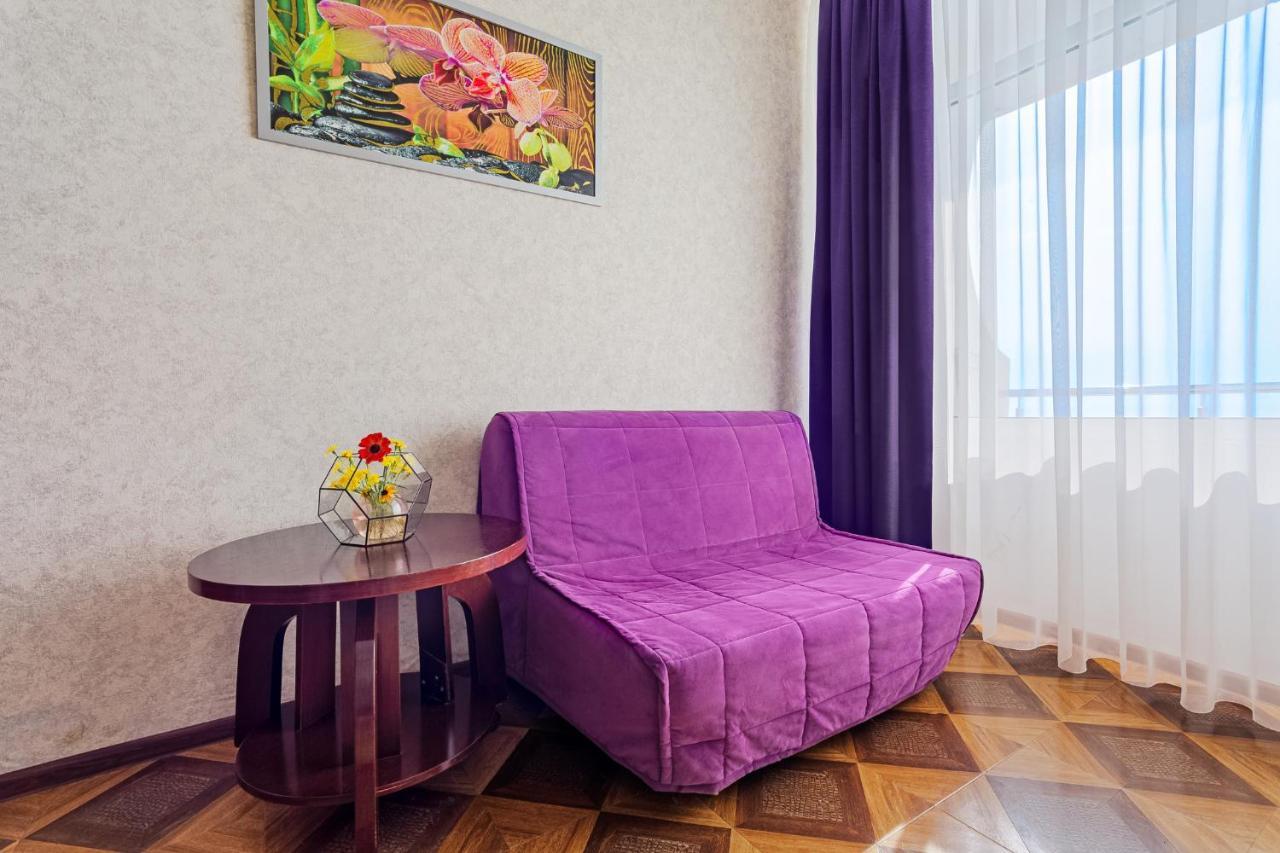 Мини-Отель Лучезарный Gagra Exterior foto
